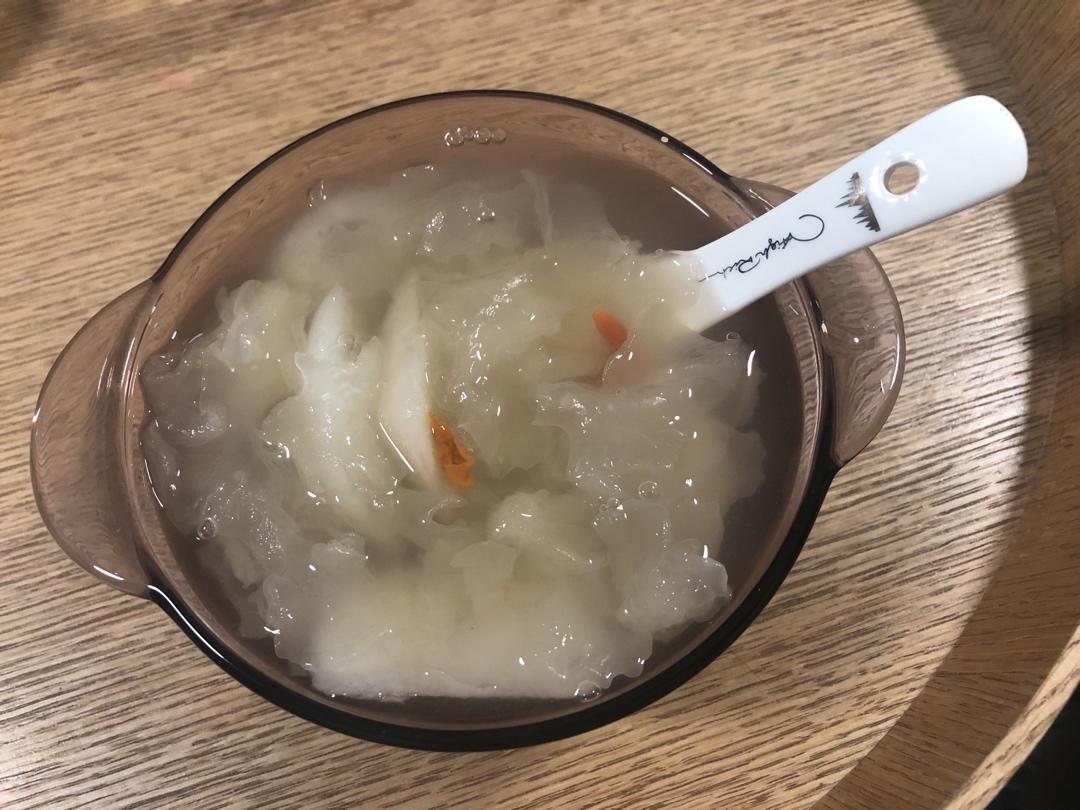 雪梨银耳汤
