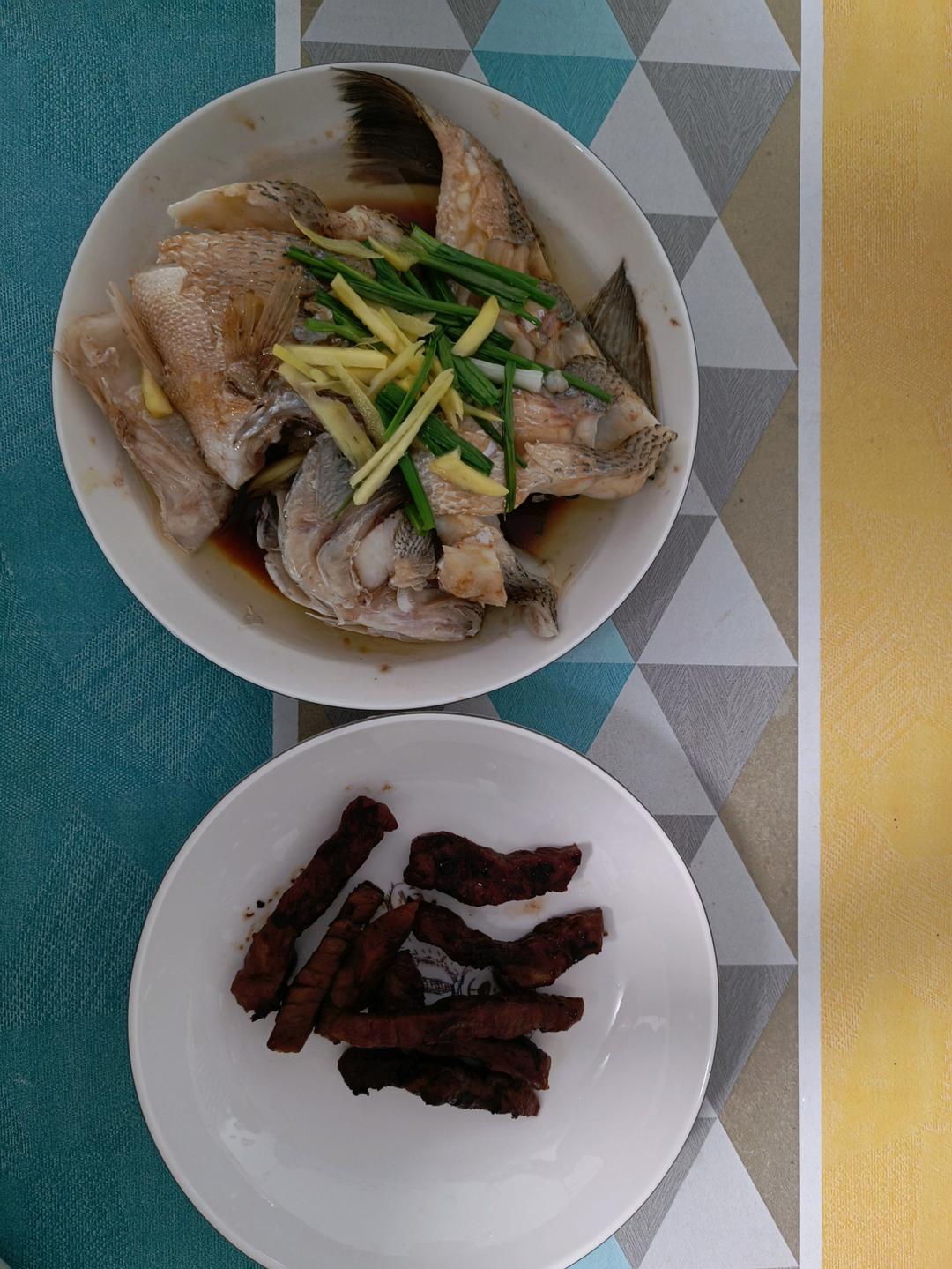 10分钟做 清蒸鲈鱼 （附切鱼图解）