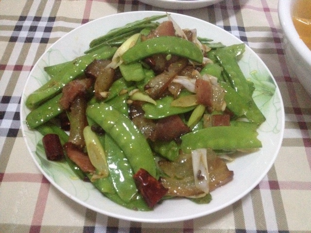 荷兰豆炒腊肉