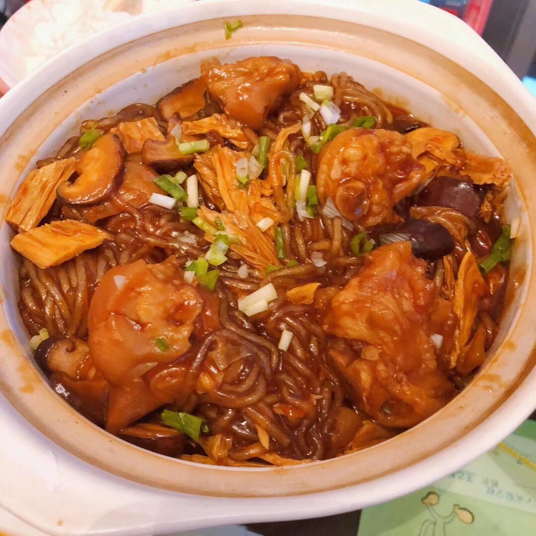 美味的家常菜：红烧猪蹄