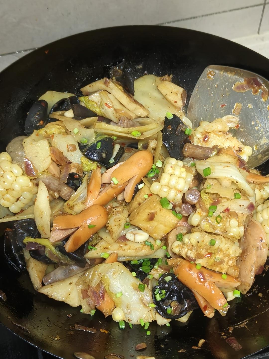 两个人一起炫饭啦！