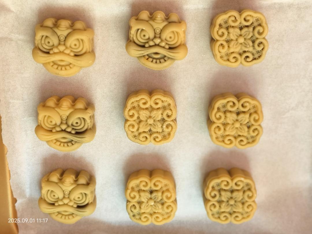 广式莲蓉蛋黄月饼/久吃不厌的经典组合