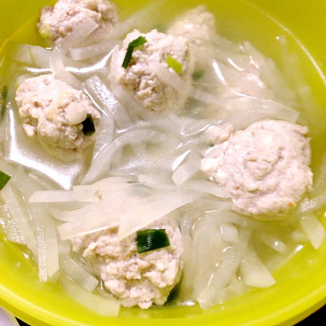 【10分钟系列】白萝卜豆腐圆子汤