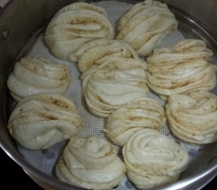 葱油花卷 Steamed Roll