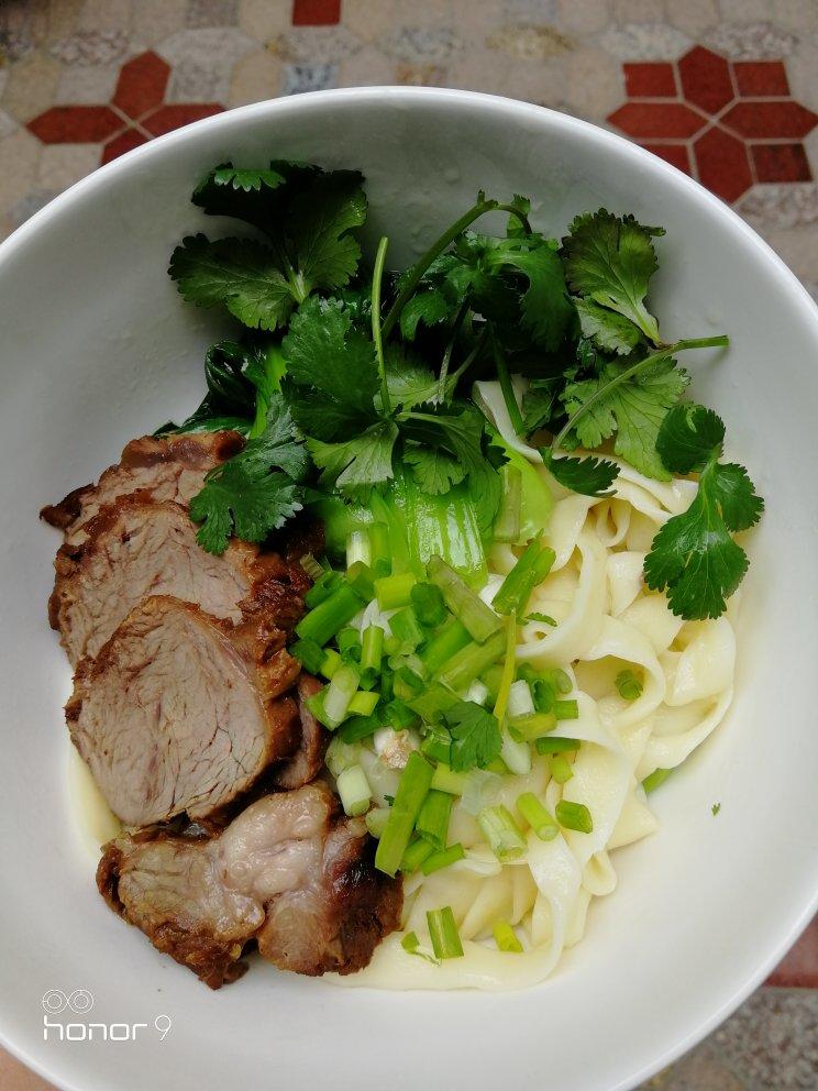 家庭版兰州牛肉面—拉条子