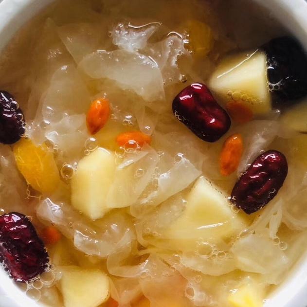 红枣银耳莲子羹