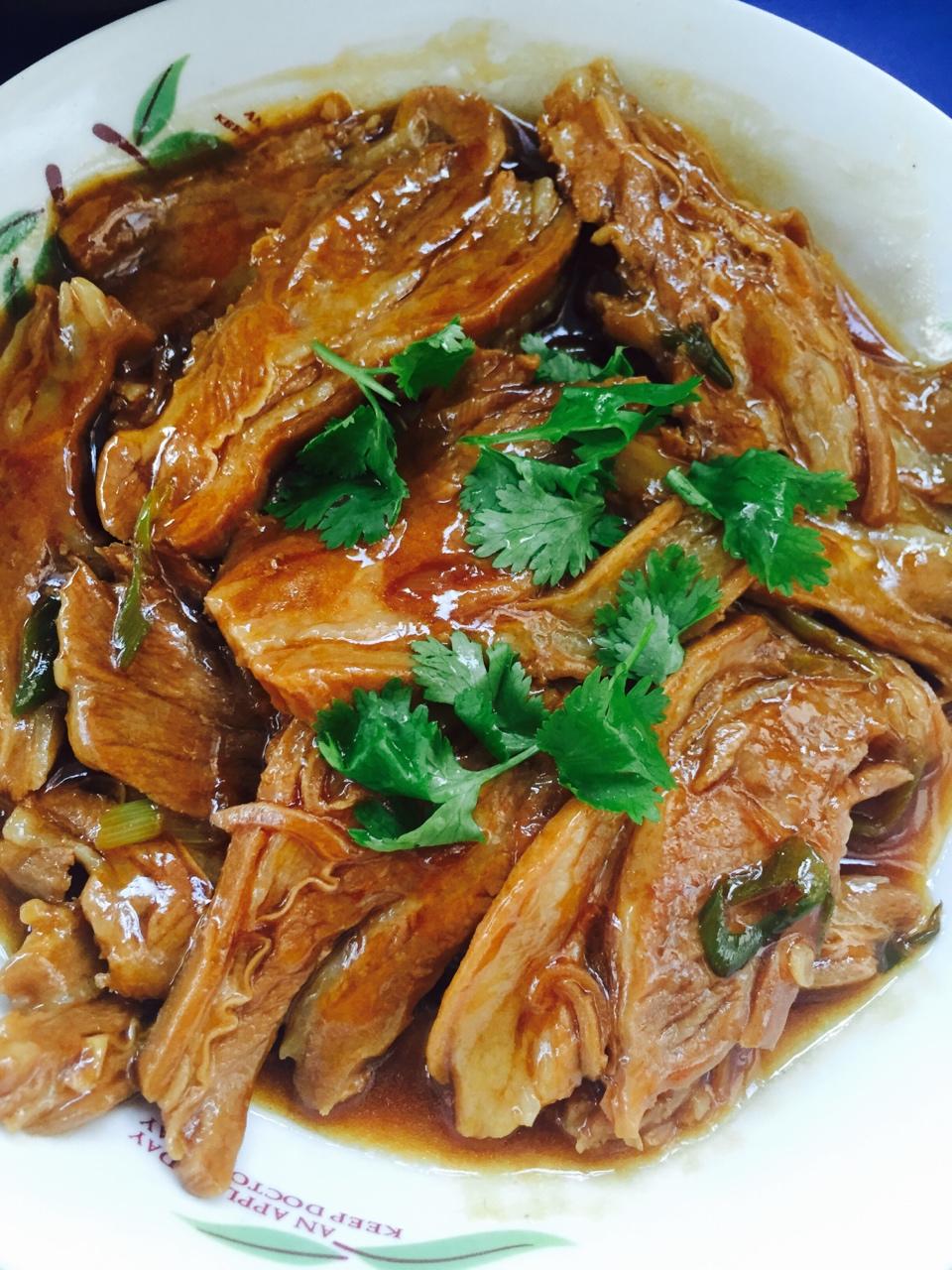 葱香扒羊肉的做法