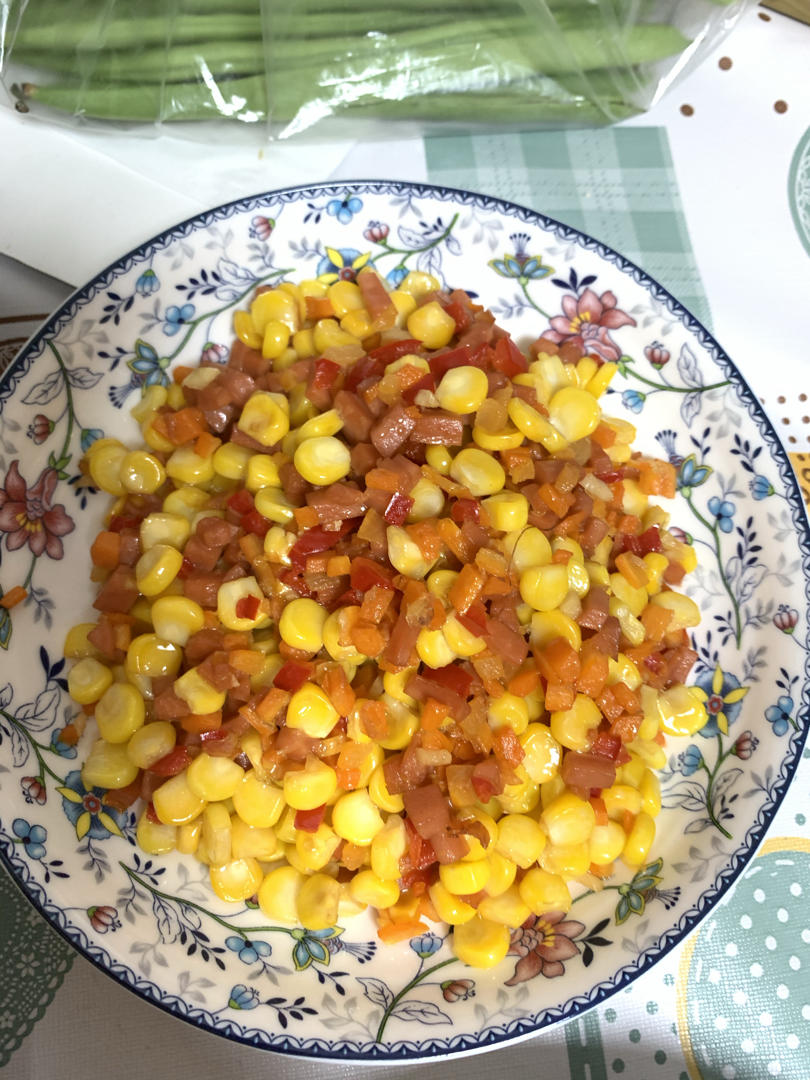 玉米胡萝卜火腿肠