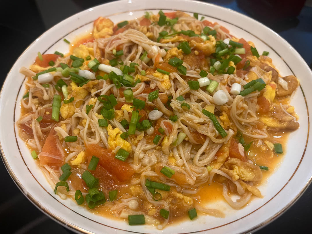 西红柿炒金针菇（绝配）