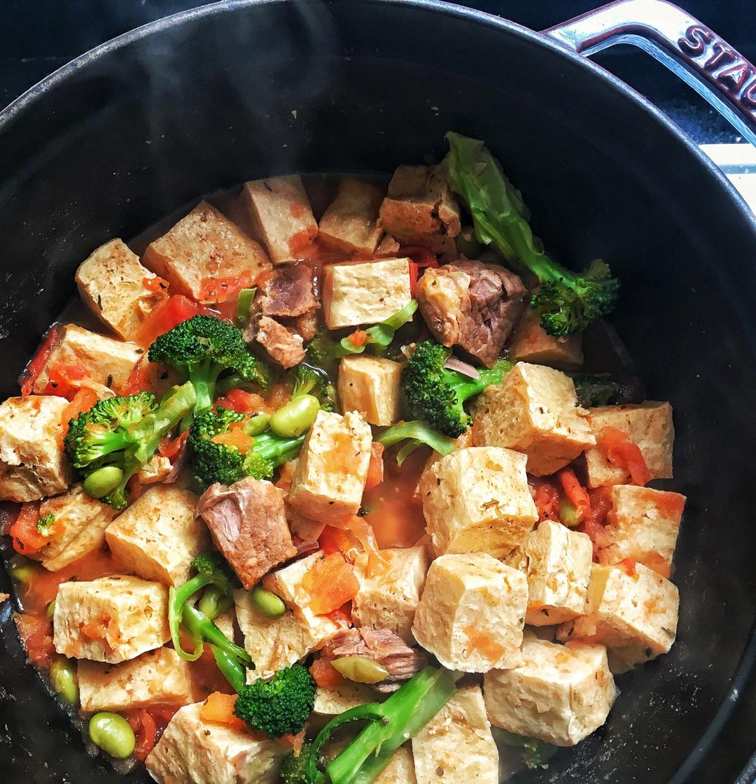 西红柿牛肉豆腐煲的做法