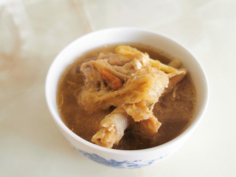 竹荪土鸡汤