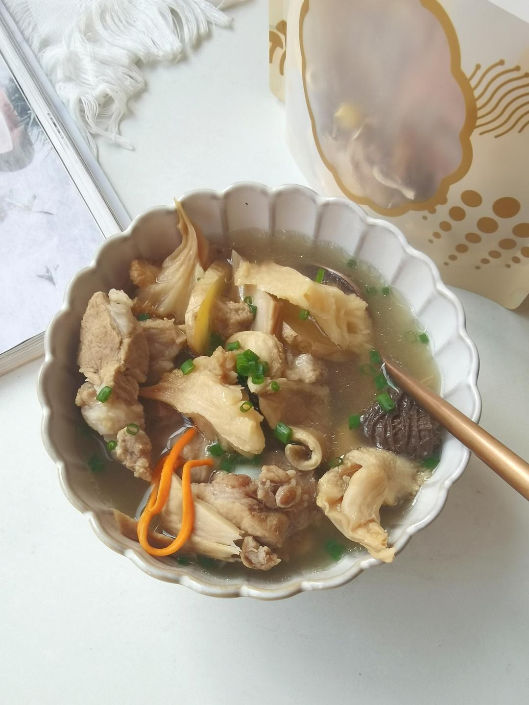 ㊙️冬季靓汤‼️野生白牛肝菌排骨汤‼️增强免疫力