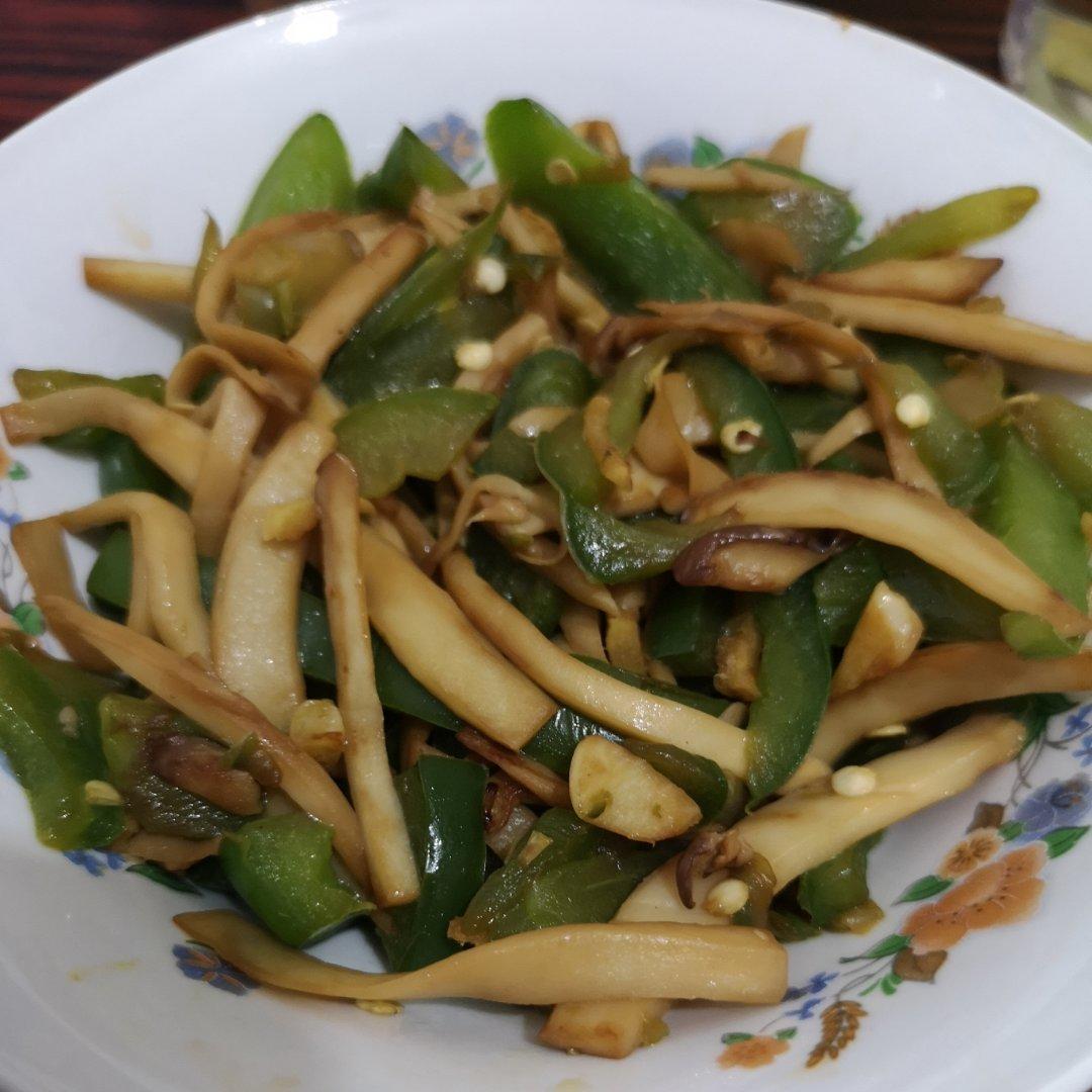 青圆椒炒杏鲍菇