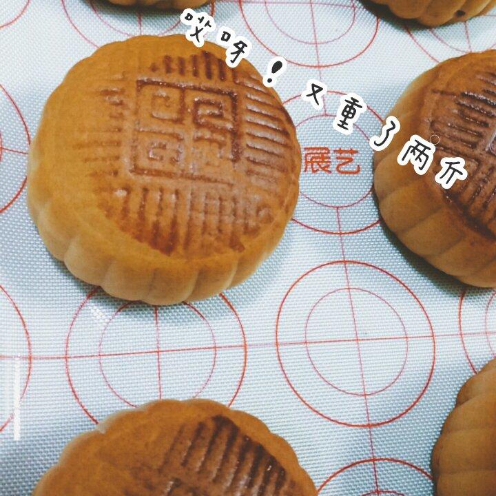 广式月饼—蛋黄莲蓉月饼