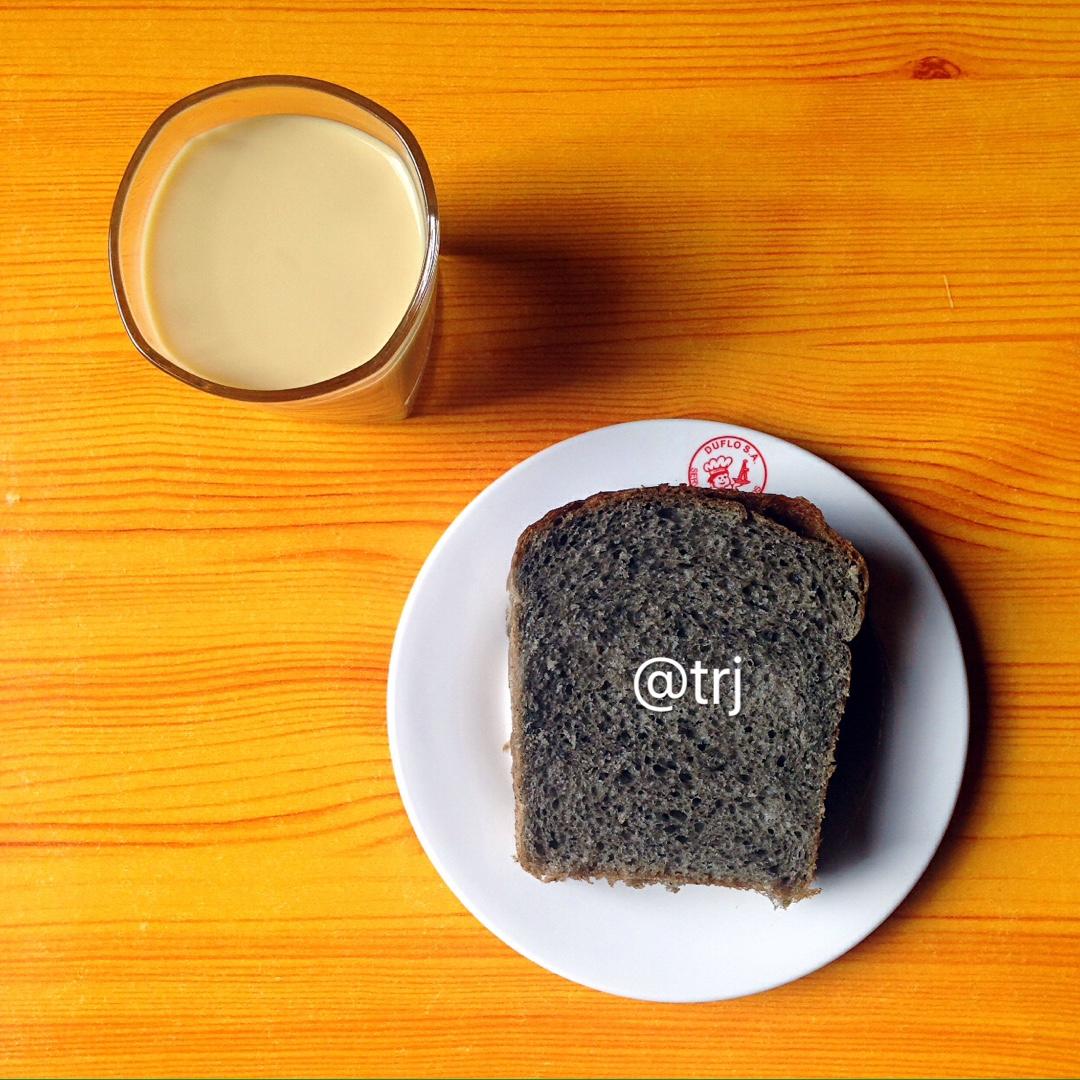 营养丰富的黑芝麻小吐司