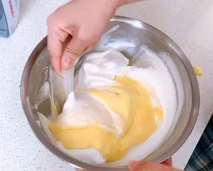 简单的美味电饭锅蛋糕的做法 步骤16