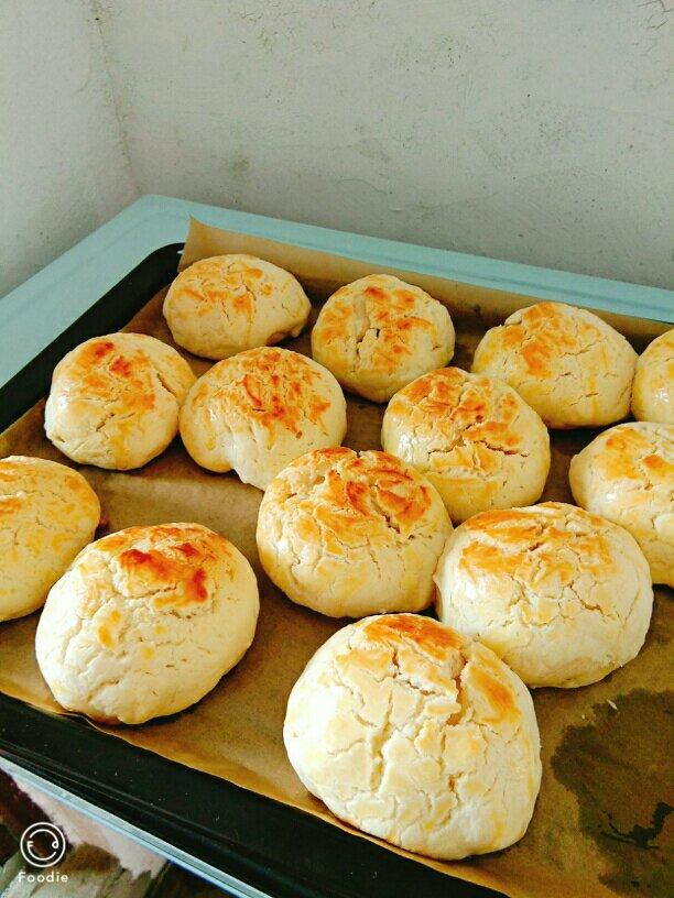 好吃到炸裂的港式菠萝包（附带制作酥皮的小视频）