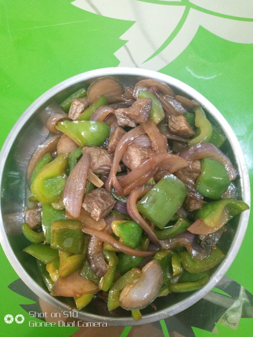 黑椒牛肉粒