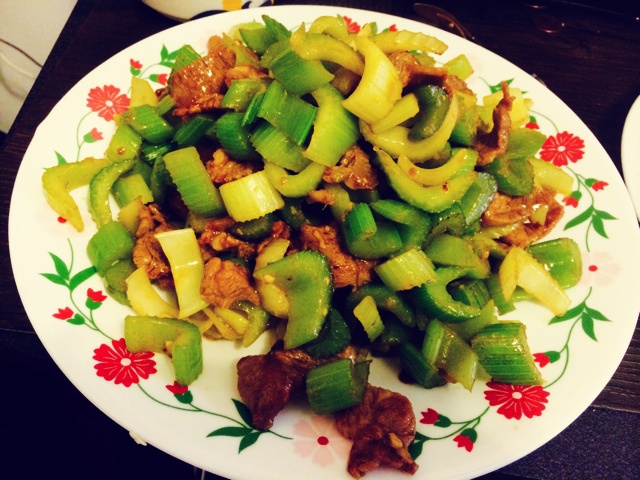 芹菜炒肉片
