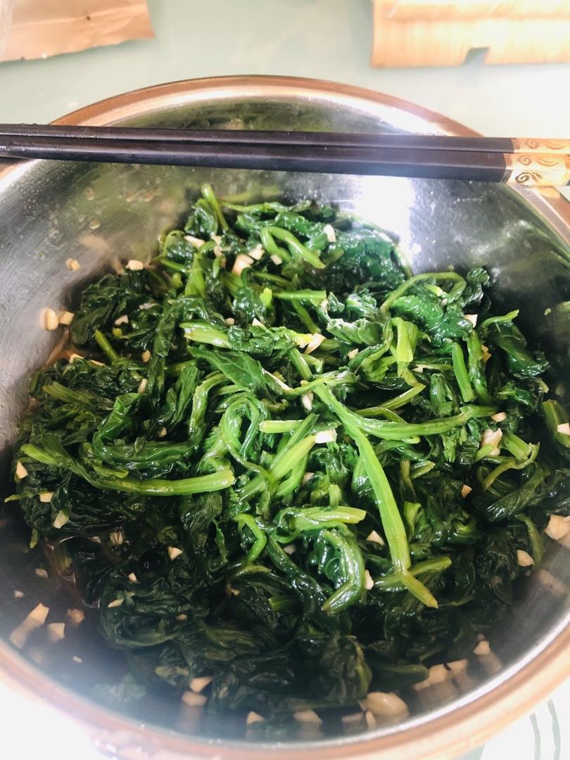 凉拌菠菜(家传秘方)