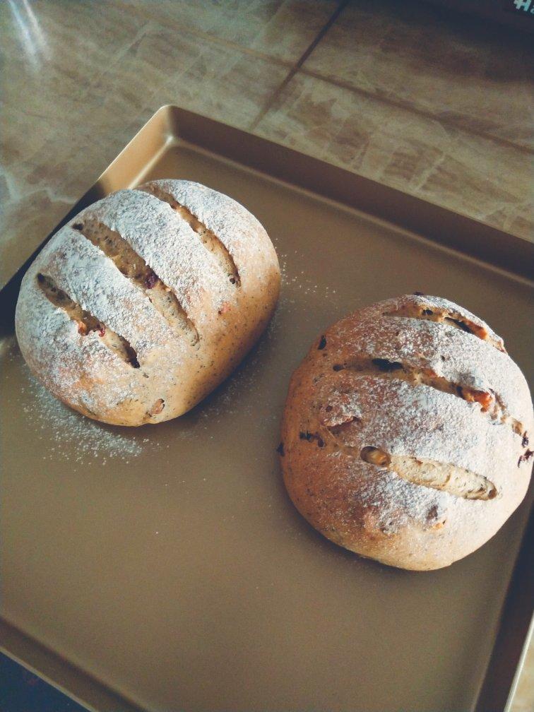 果料满满-红茶蔓越莓核桃面包