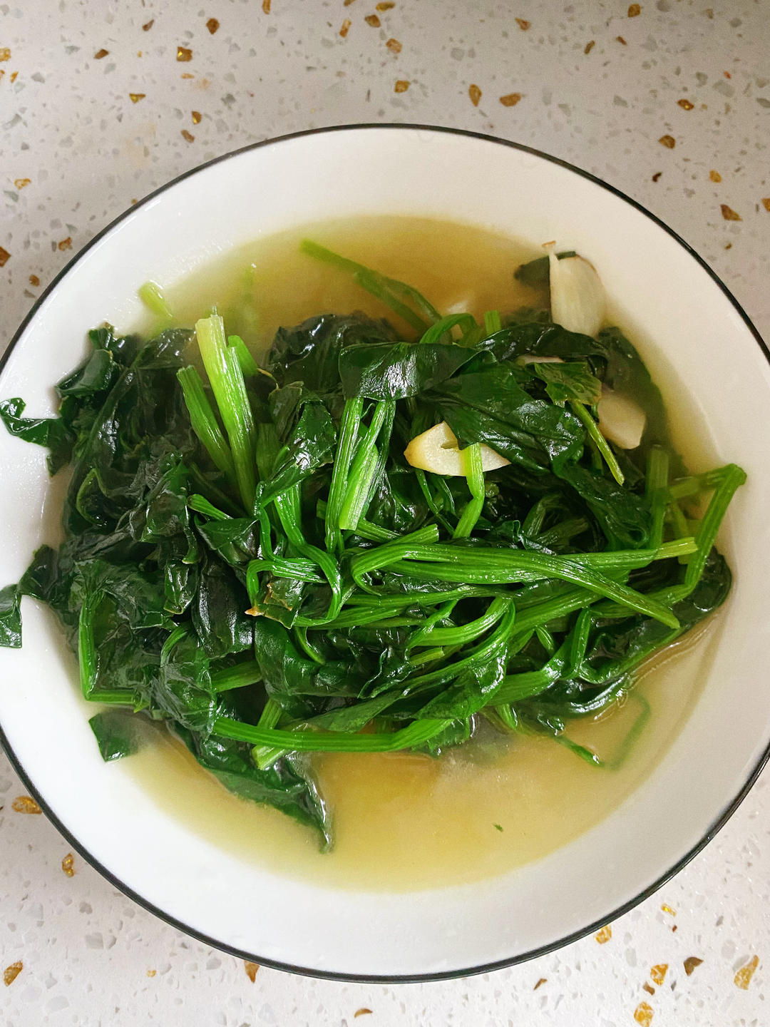 不涩口又嫩的清炒菠菜