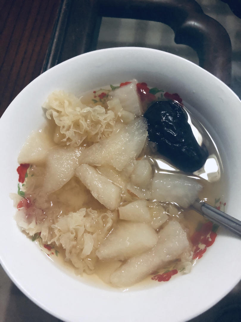 红枣银耳梨汤【松下分体式电饭煲】