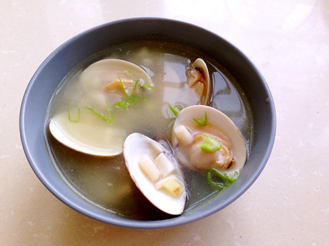 蛤蜊菌菇汤