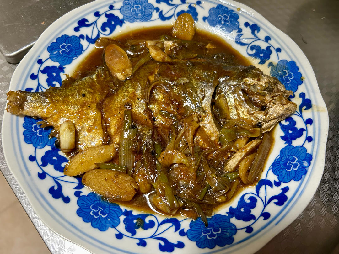 传统中式红烧平鱼