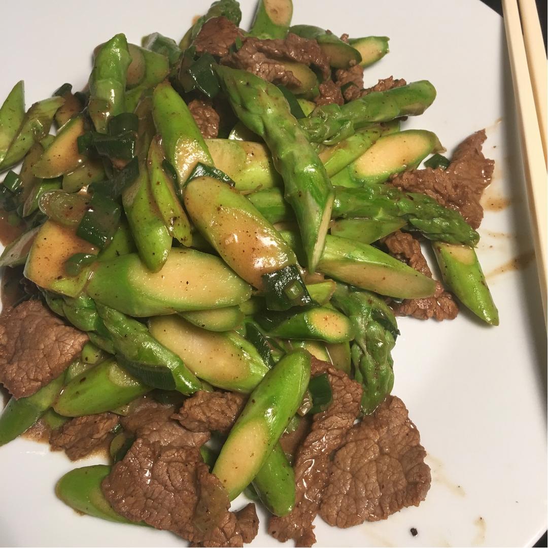 芦笋炒牛肉