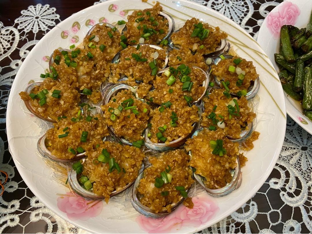 蒜蓉粉丝蒸鲍鱼