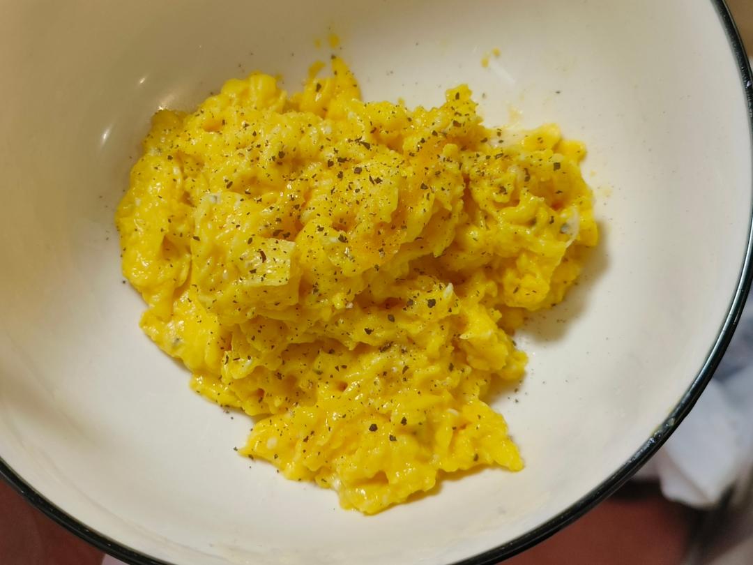 美式炒蛋 scrambled eggs