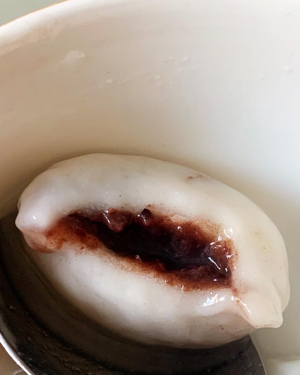 花生黑芝麻汤圆