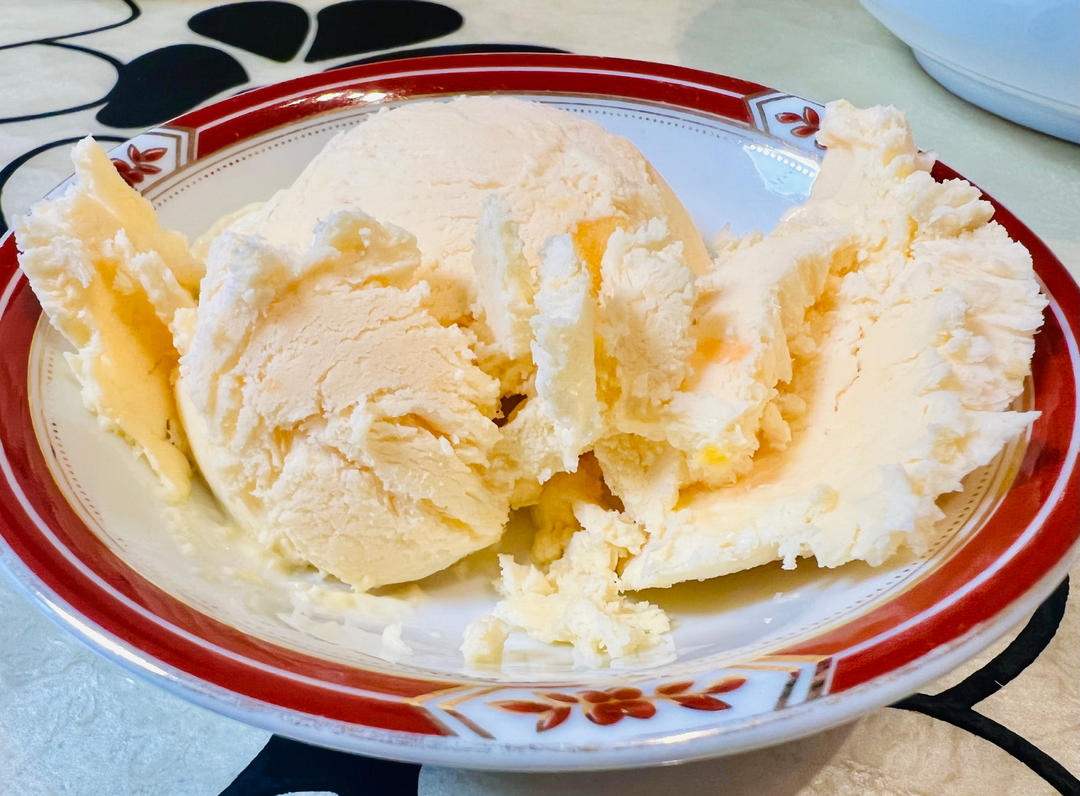 自制冰淇淋（懒人版无需搅拌的冰淇淋）