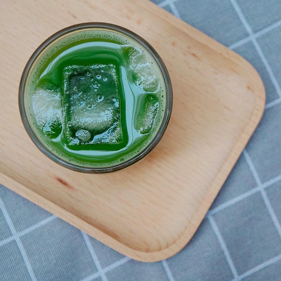 抹茶苏打
Matcha Soda