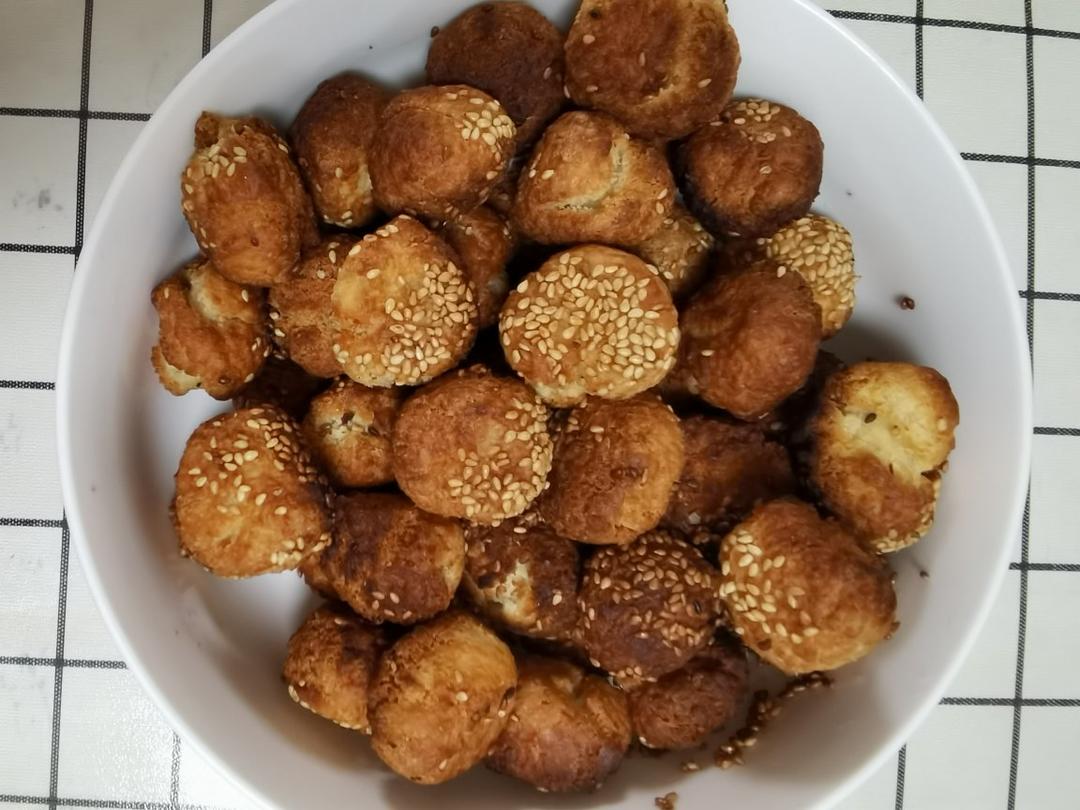 美味的传统小吃之_笑口枣（开口笑）