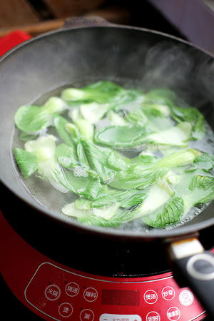 香菇油菜烩饭的做法 步骤3