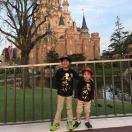 红色高跟鞋上的高傲