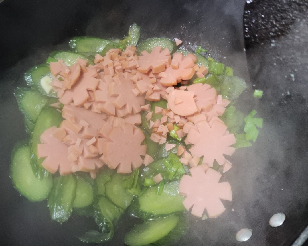 火腿肠炒黄瓜的做法 步骤3