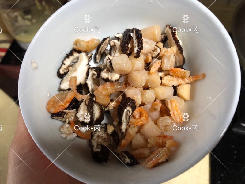 步骤图 超暖心的龙虾海鲜砂锅粥 龙虾一虾两吃 煲粥清蒸鲜到没朋友的做法 超暖心的龙虾海鲜砂锅粥 龙虾一虾两吃 煲粥清蒸鲜到没朋友的做法步骤 粥 下厨房 步骤图 超暖心的龙虾海鲜砂锅粥 龙虾一虾两吃 煲粥清蒸鲜到没朋友的做法 超暖心的龙虾海鲜砂锅粥 龙虾一虾两吃 煲粥清蒸鲜到没朋友的做法步骤 粥 下厨房