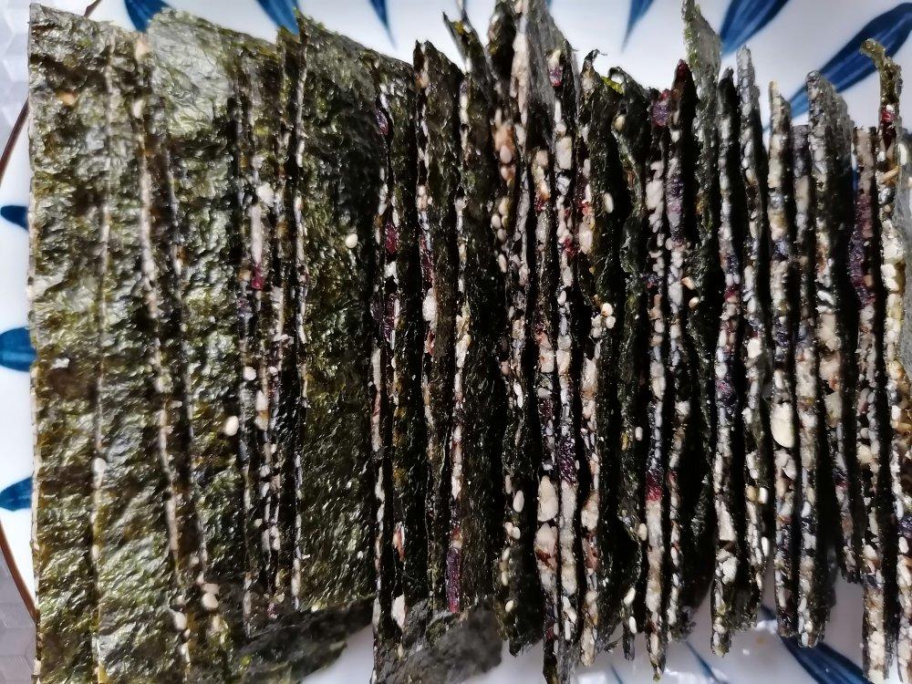 芝麻夹心海苔脆