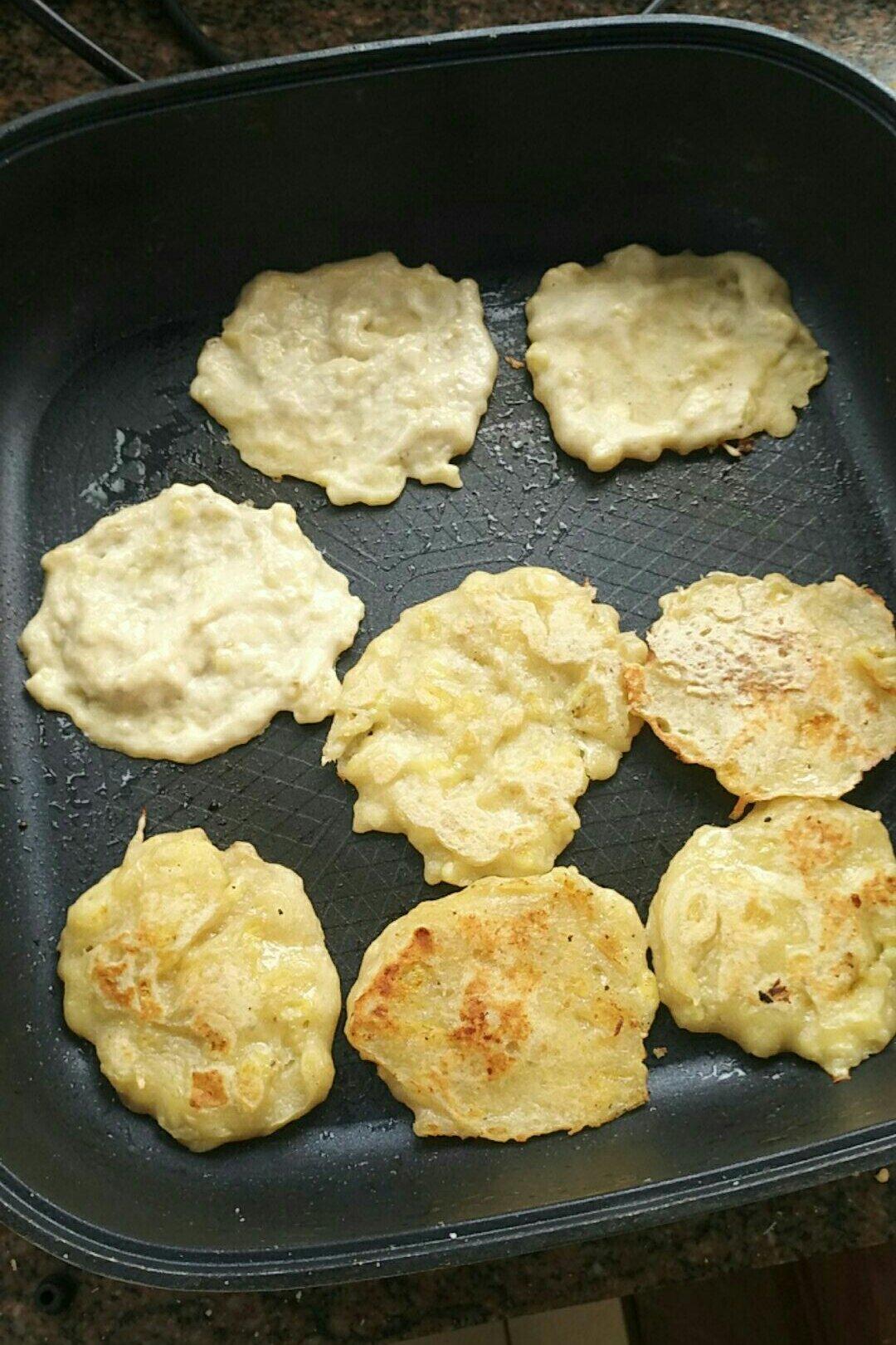 【减脂早餐】无油香蕉松饼（超简单）