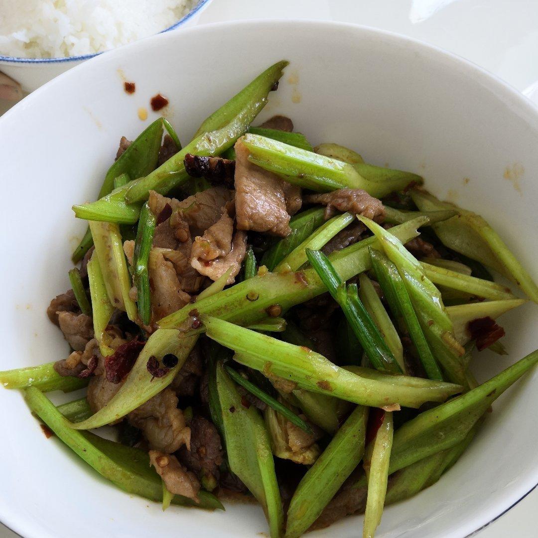 芹菜炒五花肉