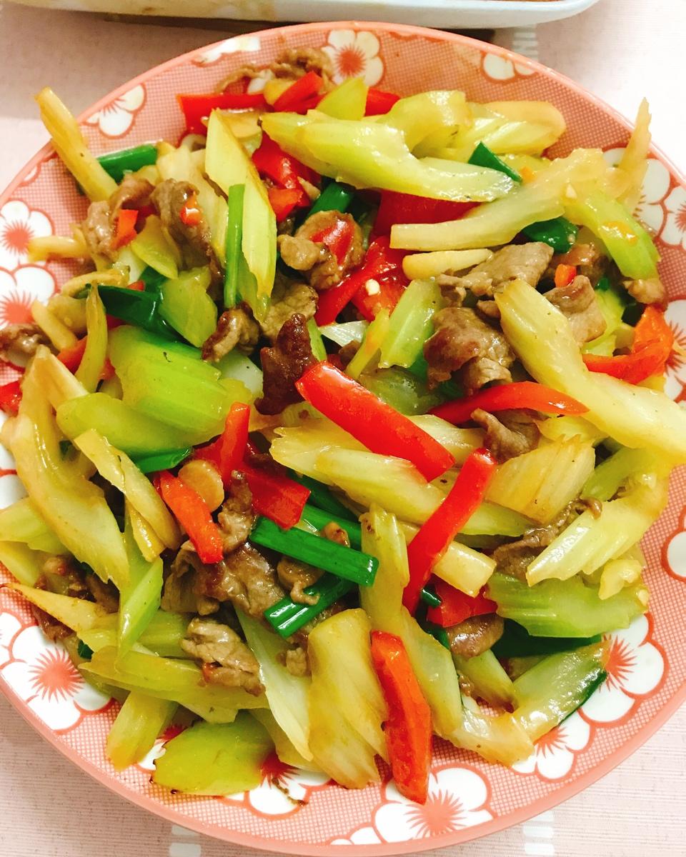 西芹炒牛肉！