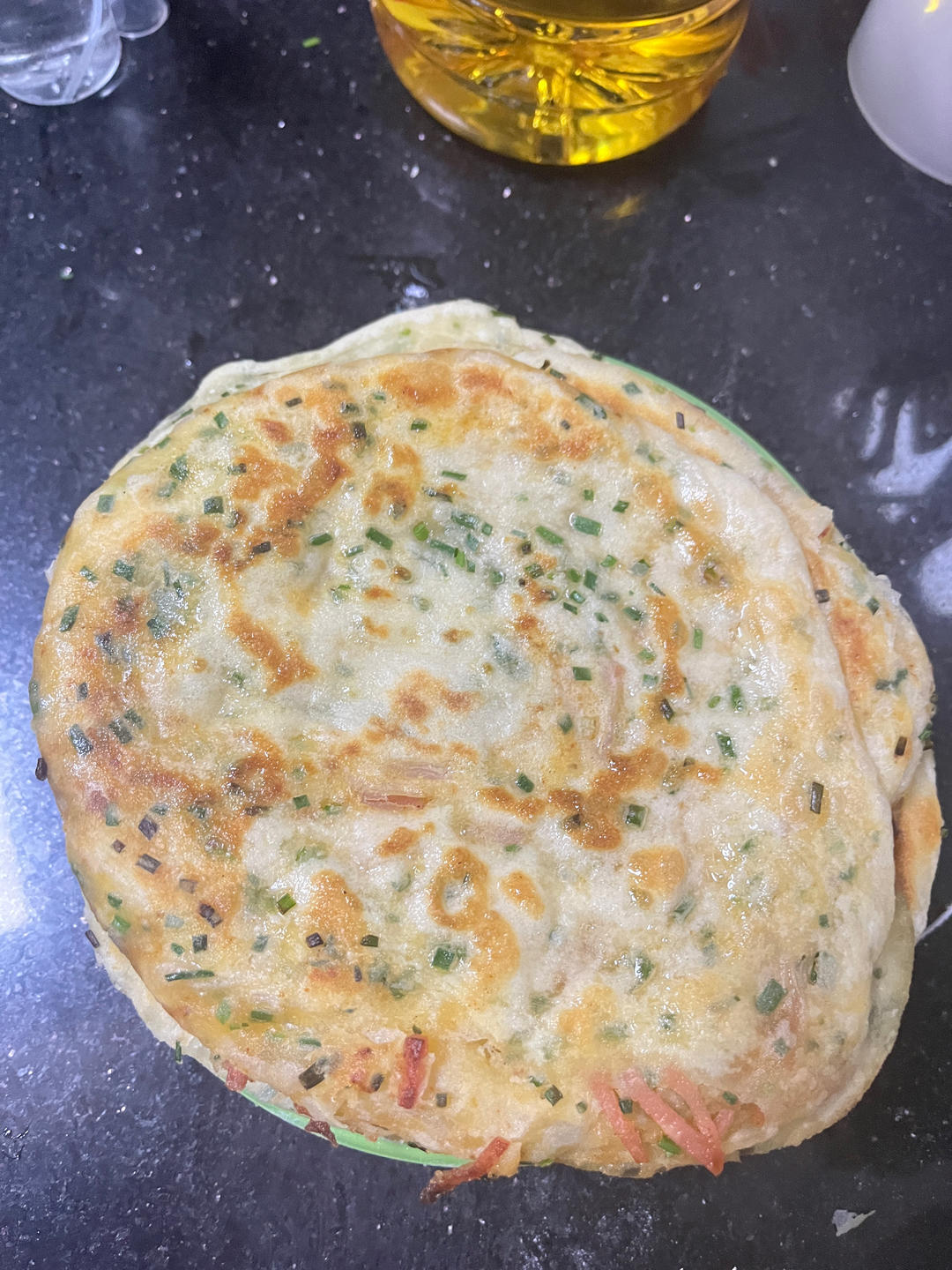 半发面家常葱油饼 凉了不硬 做法简单 附细节视频详解