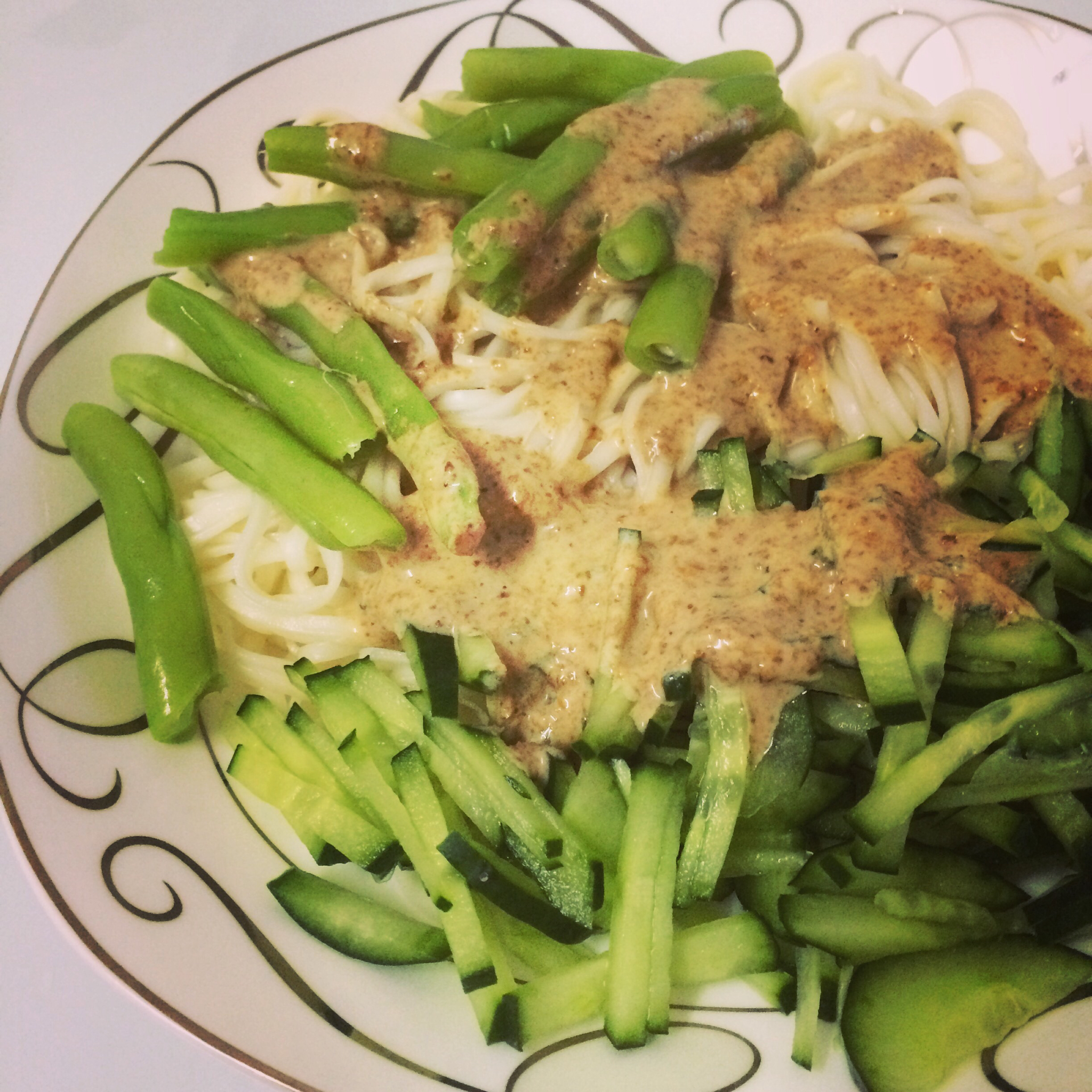 【丘比美食】芝麻鸡丝凉面