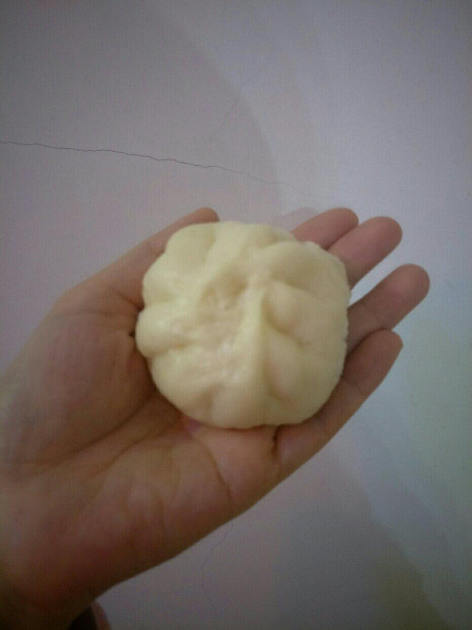 云朵般松软爆浆蜜汁叉烧包