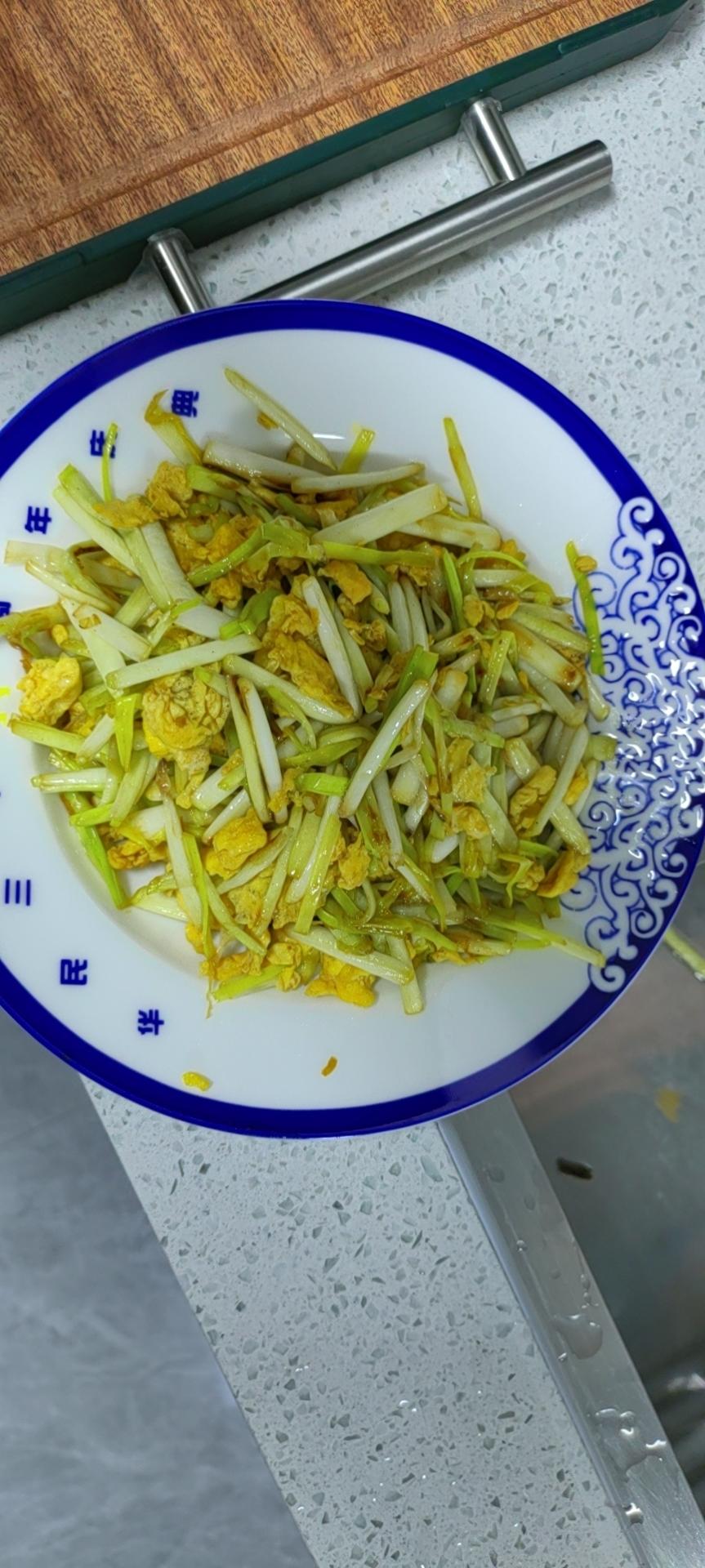 蒜黄炒鸡蛋