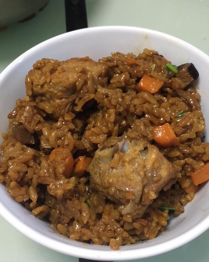 喷香排骨焖饭（爆好吃）