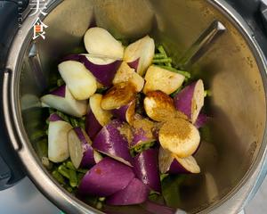 邢小秋-低油低盐无水豆角炖茄子减脂餐的做法 步骤2